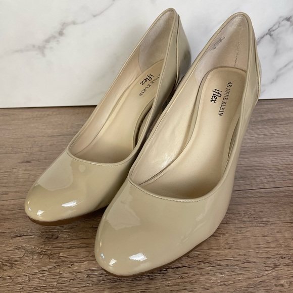 Anne Klein Shoes - Anne Klein iflex Tan Heel Women's 9M
